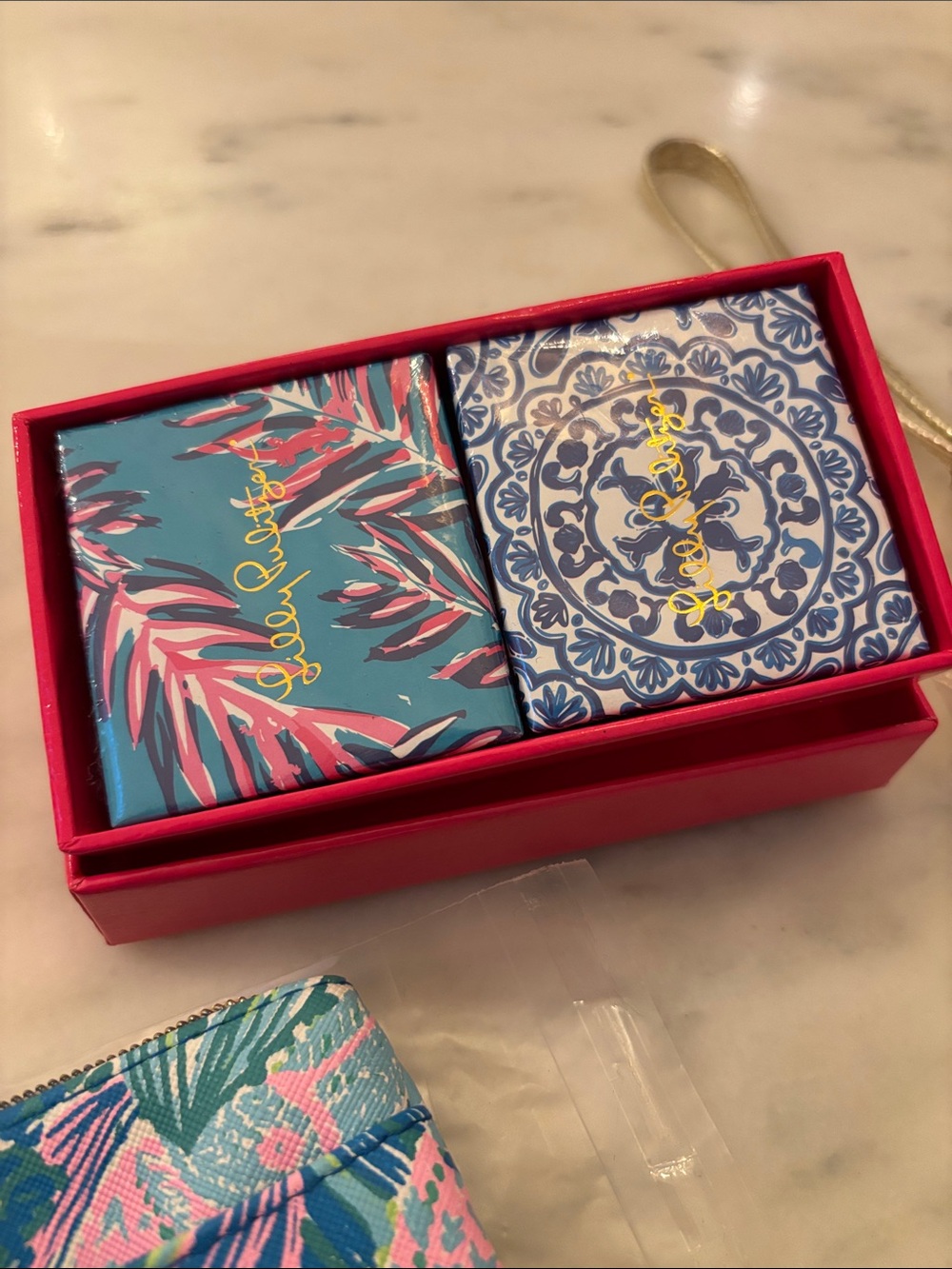 Lilly Pulitzer gwp's new - Picture 2 of 7